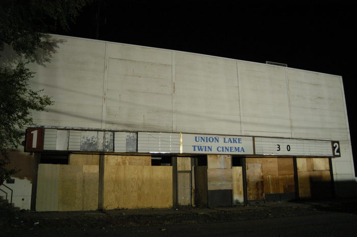 Union Lake Twin Cinemas - May 2002 Photo (newer photo)